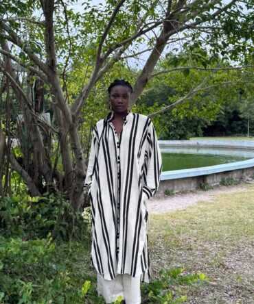 Unó striped linen gown.(long sleeve)