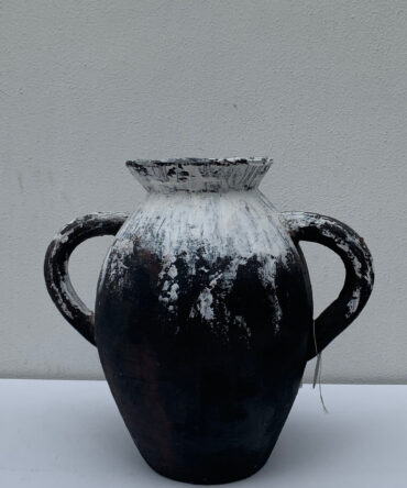 uli handled terracotta vase (black&white)
